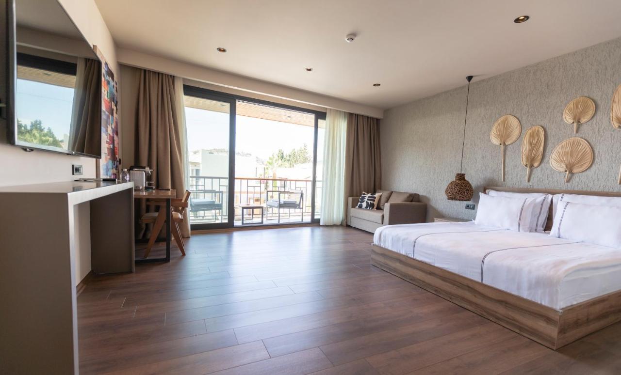 Suite Pool View
