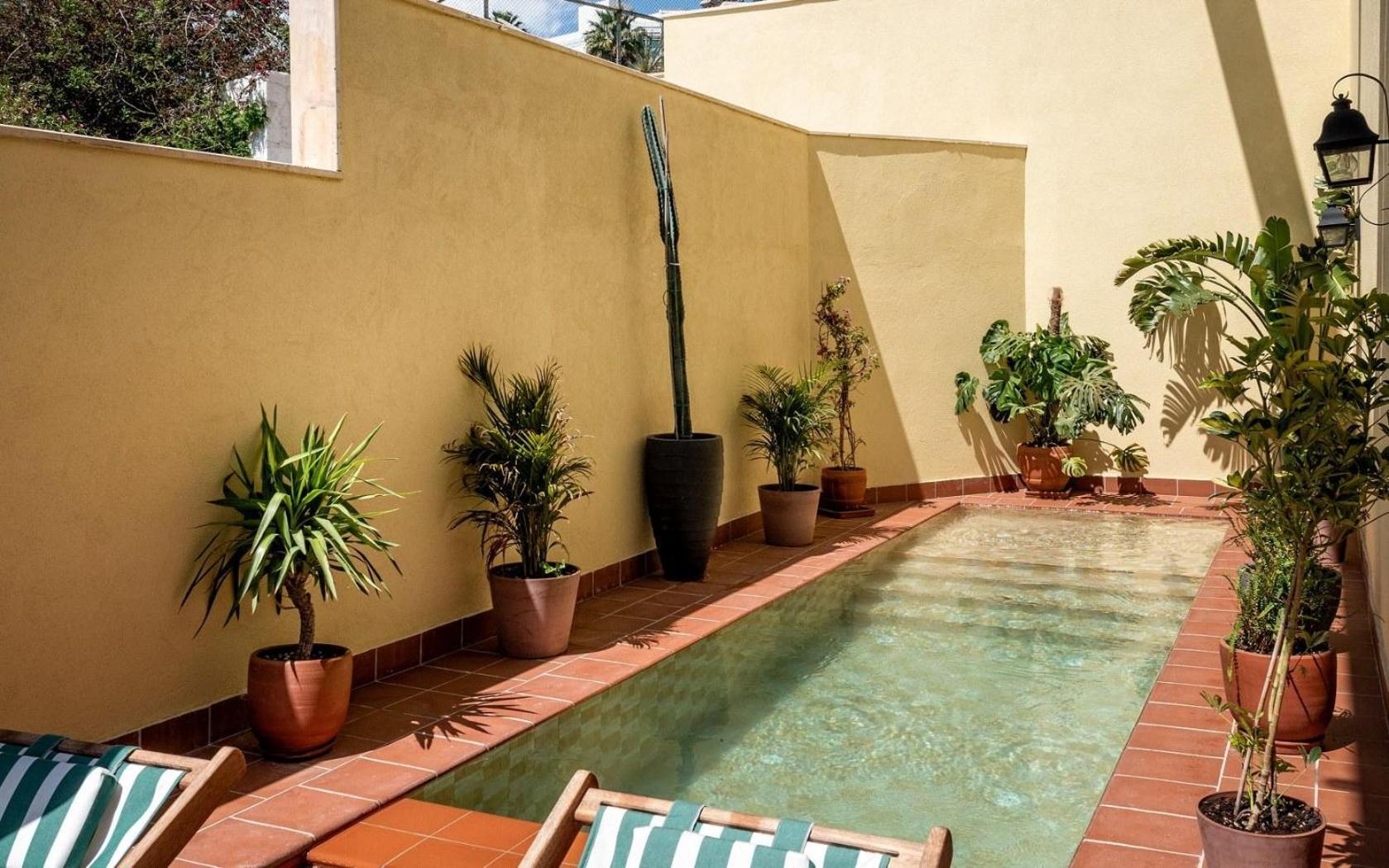Pool Suite