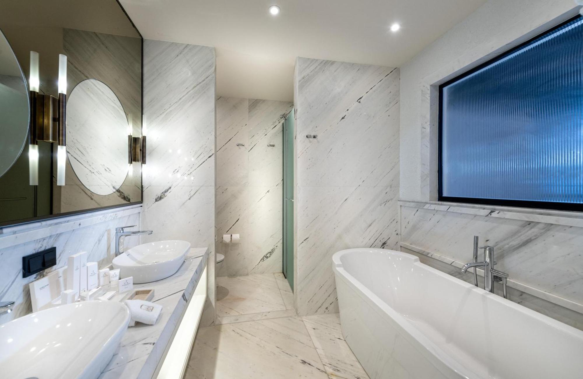 Deluxe Beachfront Room,1638491589:JPEG