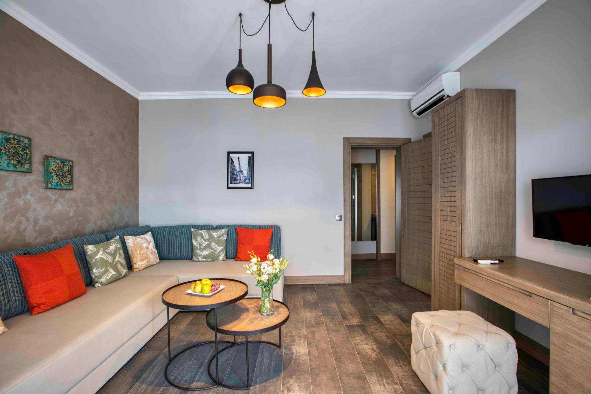 Deluxe Suite with Sea View