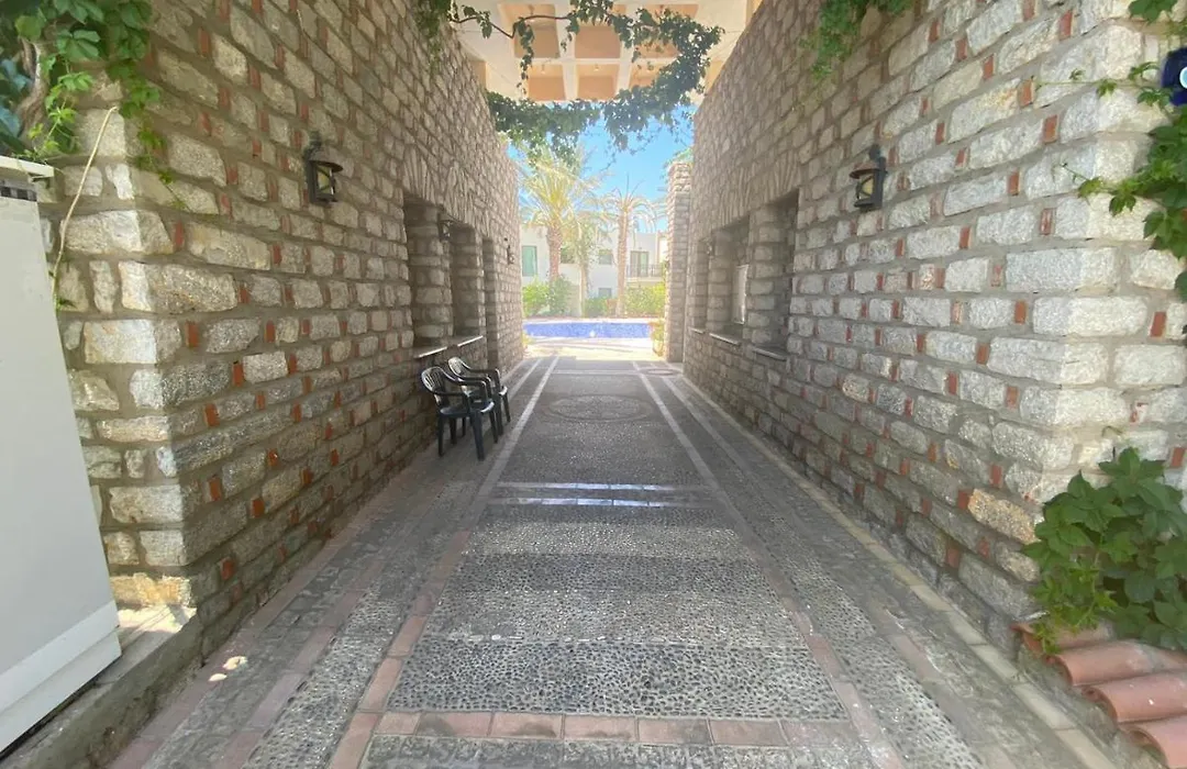 Cute 2+1 Apt With Common Pool - Bodrum City Centre-1