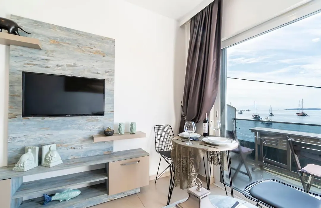 Luminous Seafront Apartment With Fascinating Sea View In The Heart Of Bodrum-1