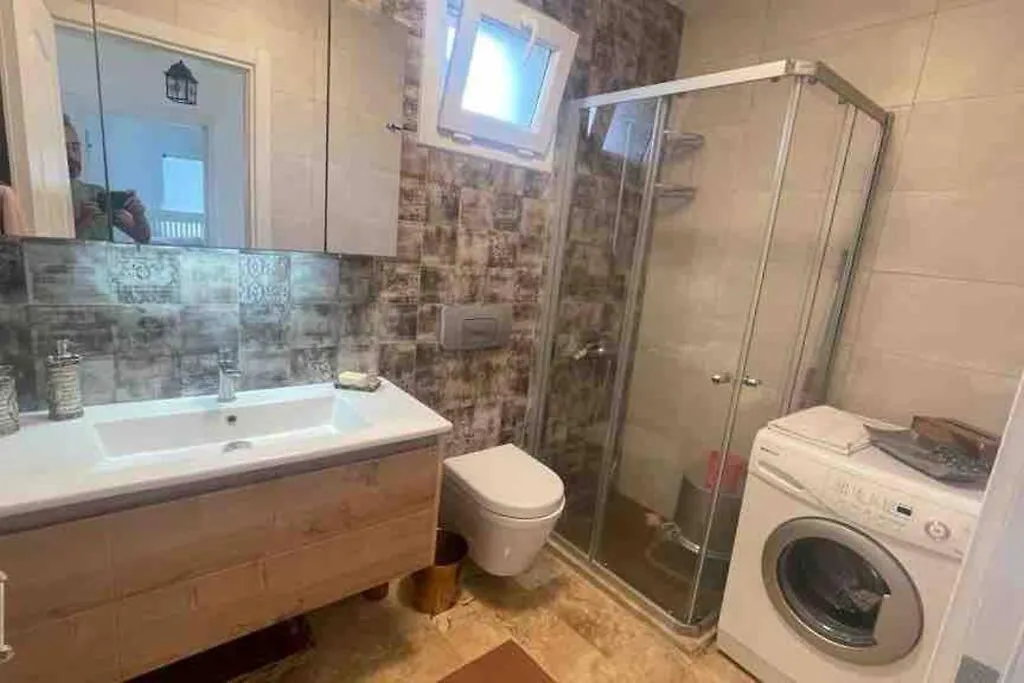 Havuz Olanagi Sunan Bahceli Villa-1