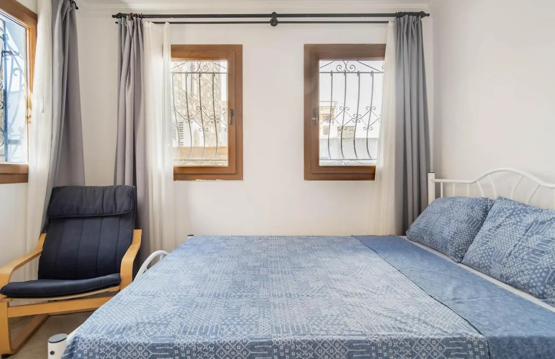 Central Stone House, 2Br, Cozy, Spacy, Terrace, Fast Wifi, Parking-1