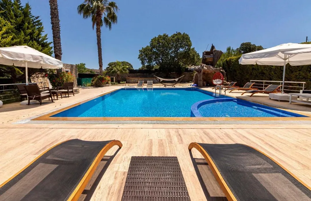 Luxurious House With Shared Pool And Sauna In Bodrum-1