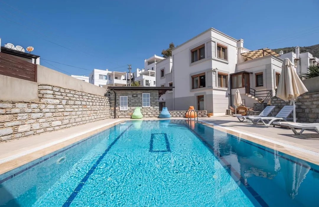 Private Pool - Very Close To The Seaside - 5+1 Villa In The Bodrum Center-1