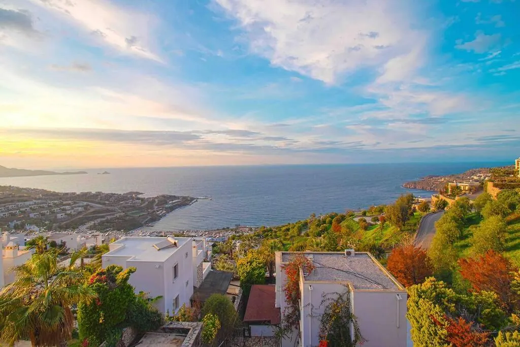 Villa Seba; Yalikavakta Oezel Havuzlu 4+1 Villa-1