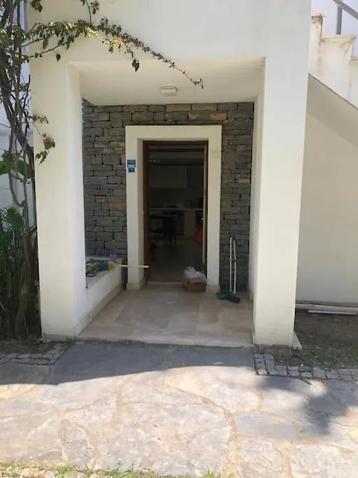 2Br Central Home With Olympic Pool In Turkbuku-1