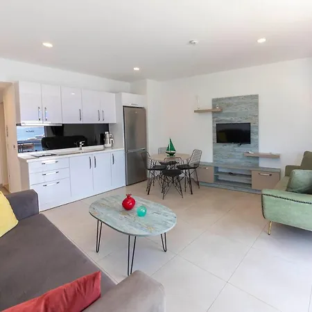 Luminous Seafront Apartment With Fascinating Sea View In The Heart Of Bodrum-3