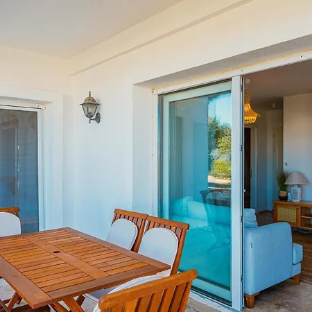2 Bedroom House With A Fantastic View Of Guemuesluek-2