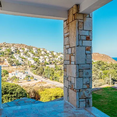 2 Bedroom House With A Fantastic View Of Guemuesluek-3