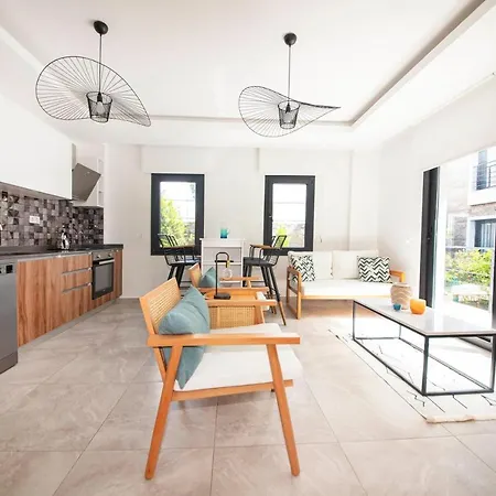 Amazing House With Balcony 1 Min Walking Distance To The Beach In Bodrum-3