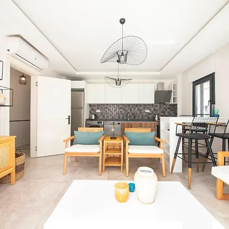 Amazing House With Balcony 1 Min Walking Distance To The Beach In Bodrum-2