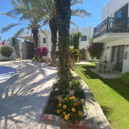 Cute 2+1 Apt With Common Pool - Bodrum City Centre-3