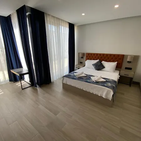 Bodrooms & Suites 3 Plus 1-2