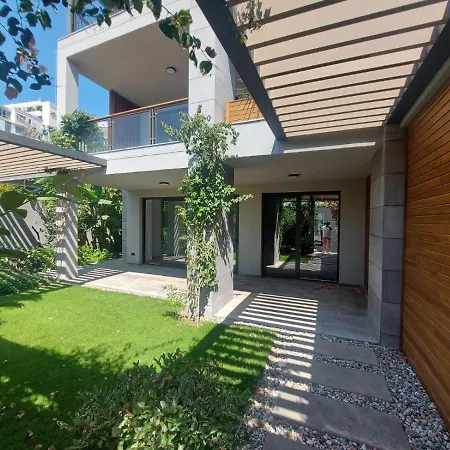 Ocean Front Super Lux Villa With Its Own Sandy Beach & Amenities-3