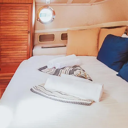 The Opportunity To Live On A Sailing Yacht In Bodrum Marina-2