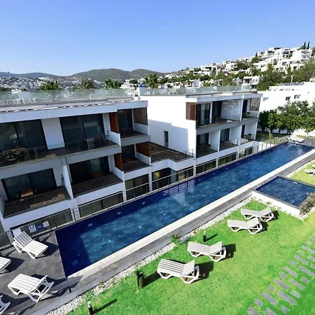 Denize Sifir, Havuz Manzarali, Bodrum Merkezde 1+1-2