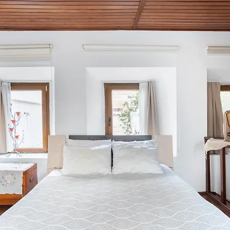 18Th Century Renovated Central Stone House, Terrace, Free Fast Wi-Fi-3