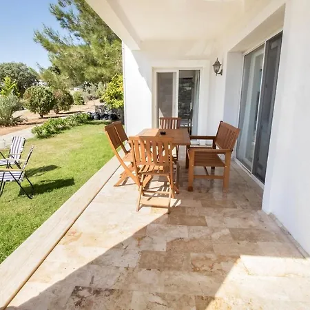 2 Bedroom House With A Fantastic View Of Gmlk-3