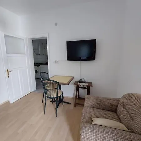 Cozy Flat In A Great Location-2