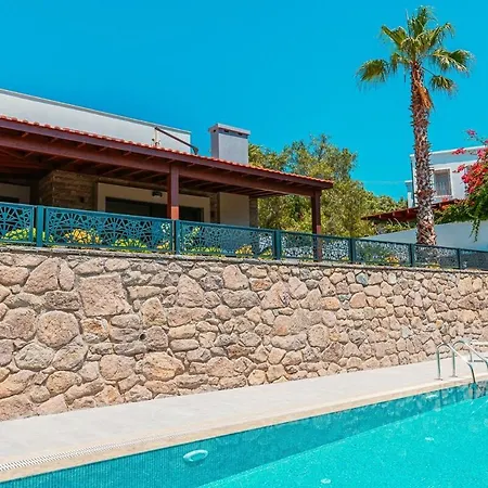 Excellent 3Br Villa With Private Pool Gmlk-2
