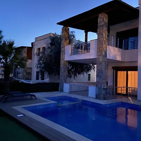 Two-Bedroom Flat At Central Bodrum-3