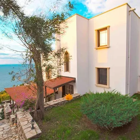 Villa Seba; Yalikavakta Oezel Havuzlu 4+1 Villa-3