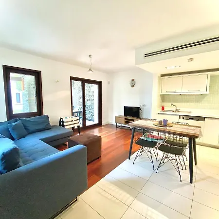 2Br Central Home With Olympic Pool In Turkbuku-2