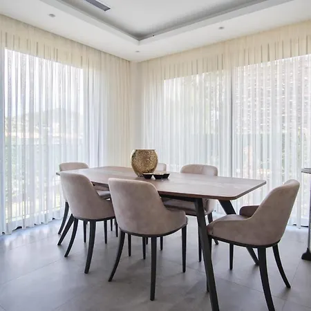 Luxe Villa Nature Life 1-2