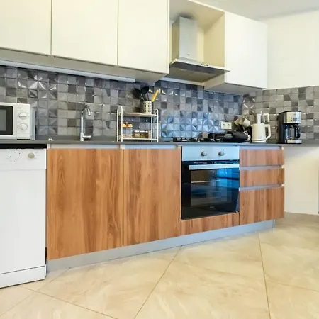 Comfortable Modern House In The Heart Of Bodrum-3