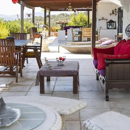 Comfortable Triplex 5 Min To The Beach With Garden In Bodrum-3