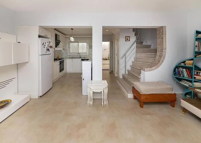 Charming Duplex Villa With Pool And Stunning Mediterranean View In Bodrum che accetta animali