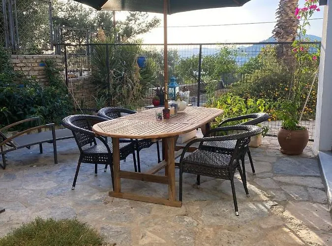 Sahile/Merkeze Yakin, Manzarali, Modern Tum Daire Bodrum