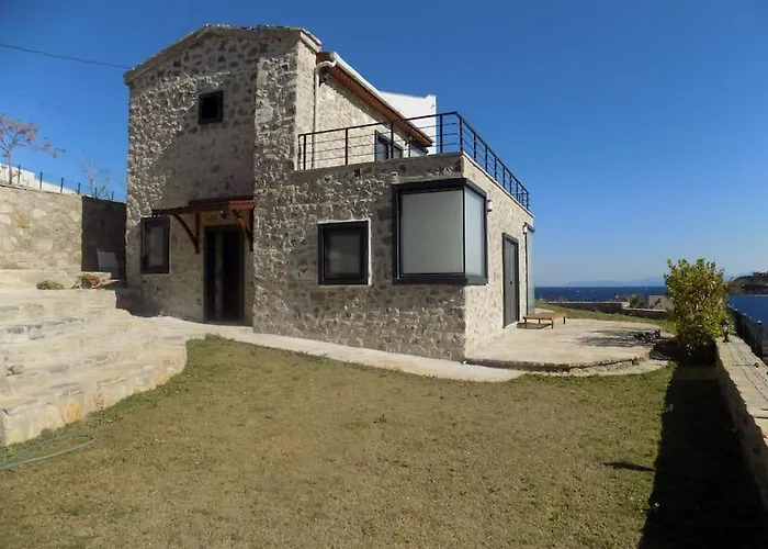 Denize Sifir Restore Edilmis Ahsap Tavan Tas Villa Bodrum acceptant les animaux