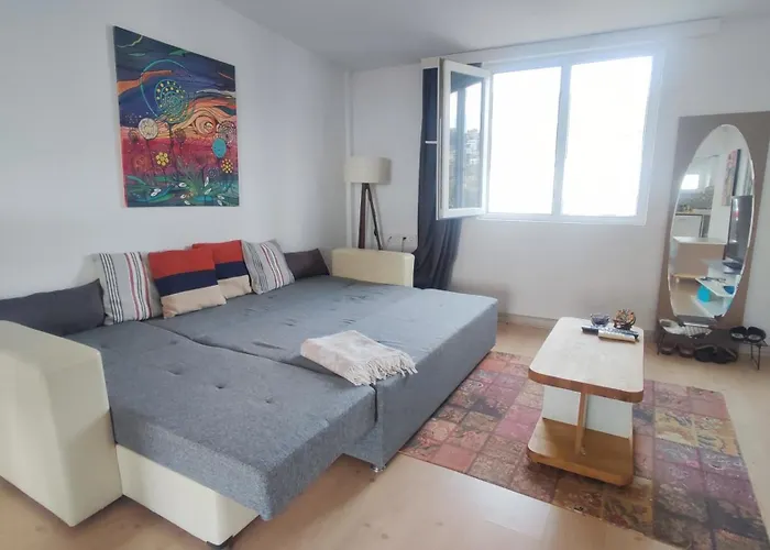 Central, Cozy, 15 Min Walk To The Beach, Fast Wi-Fi, Free Parking, 4Ppl Bodrum
