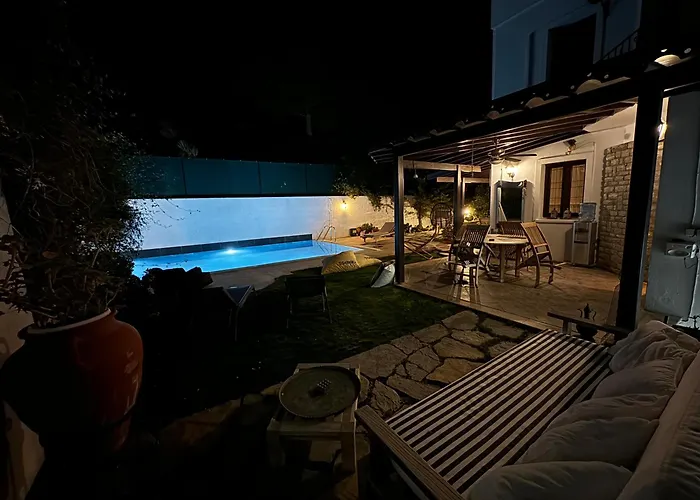Bodrum Merkezde Muestakil Havuzlu Villa acceptant les animaux